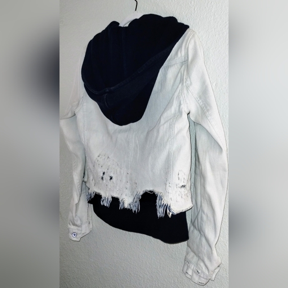 FREE PEOPLE DISTRESSED WHITE DENIM JACKET/HOODED SWEATSHIRT ~ SIZE SMALL - Picture 15 of 16